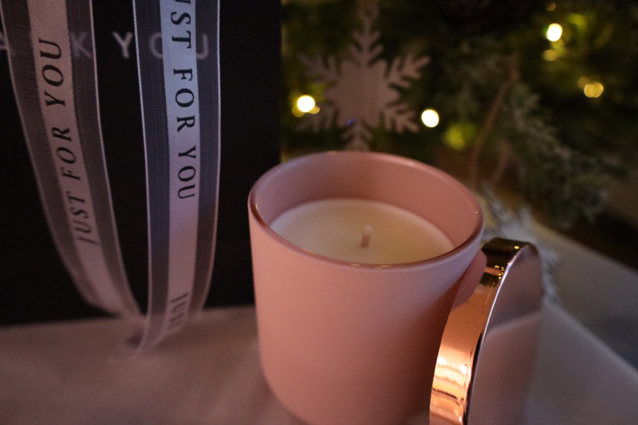 Lily candle